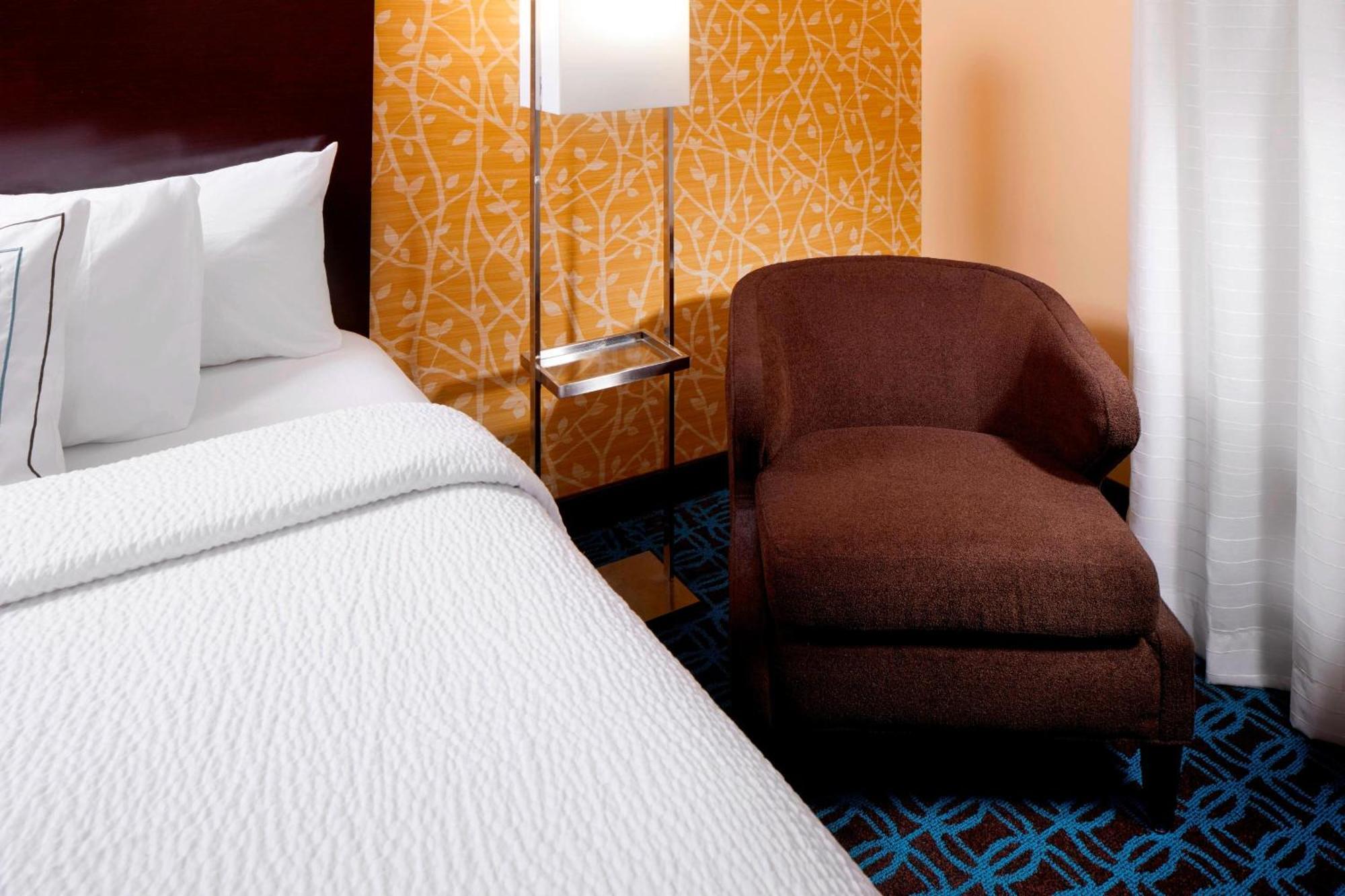 Fairfield Inn & Suites By Marriott Cumberland Bagian luar foto