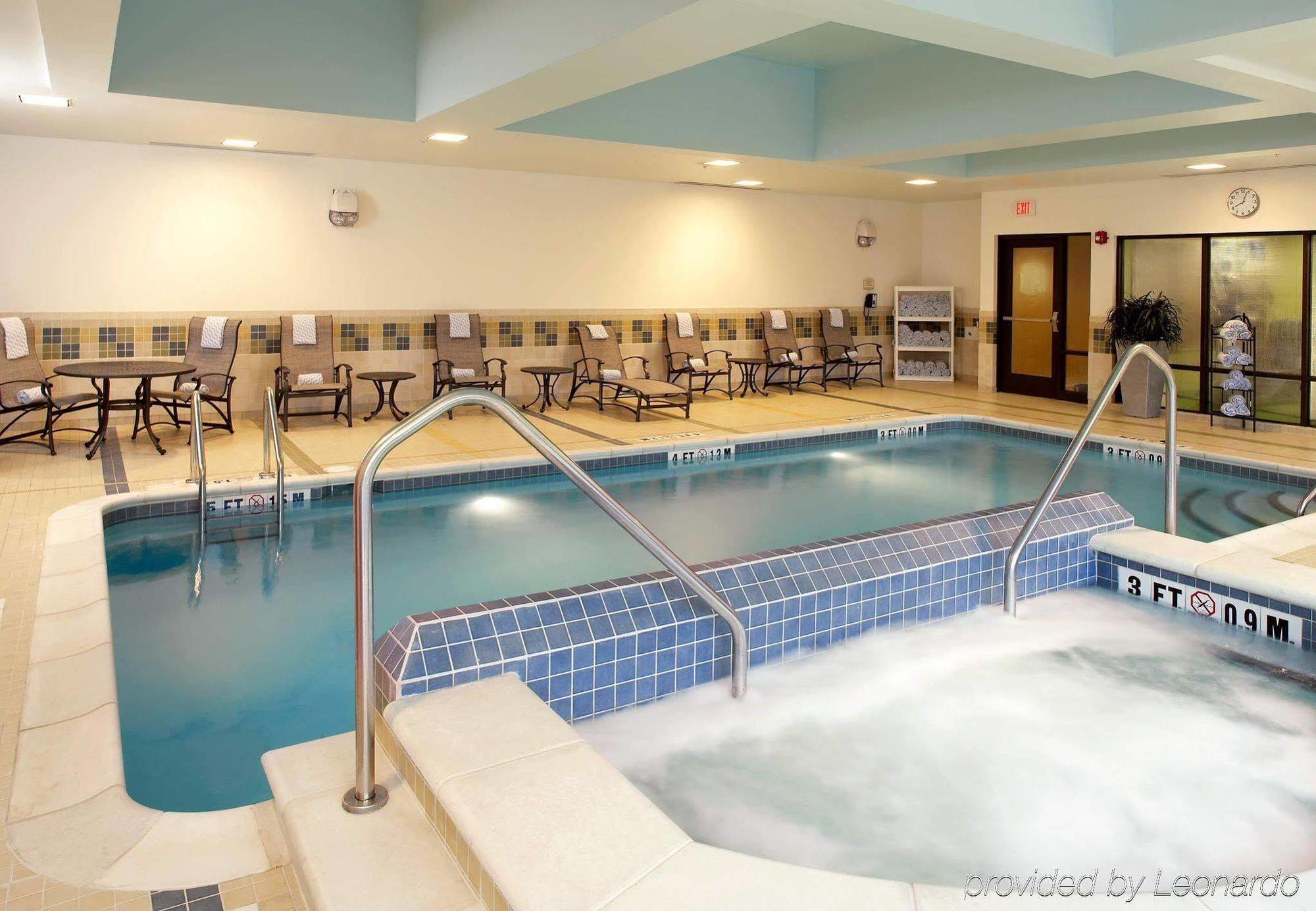 Fairfield Inn & Suites By Marriott Cumberland Bagian luar foto